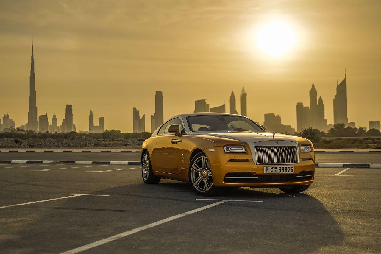 1280x860 Wallpaper Dubai Rolls Royce Wraith Luxury Cityscape Gold Color, Desktop