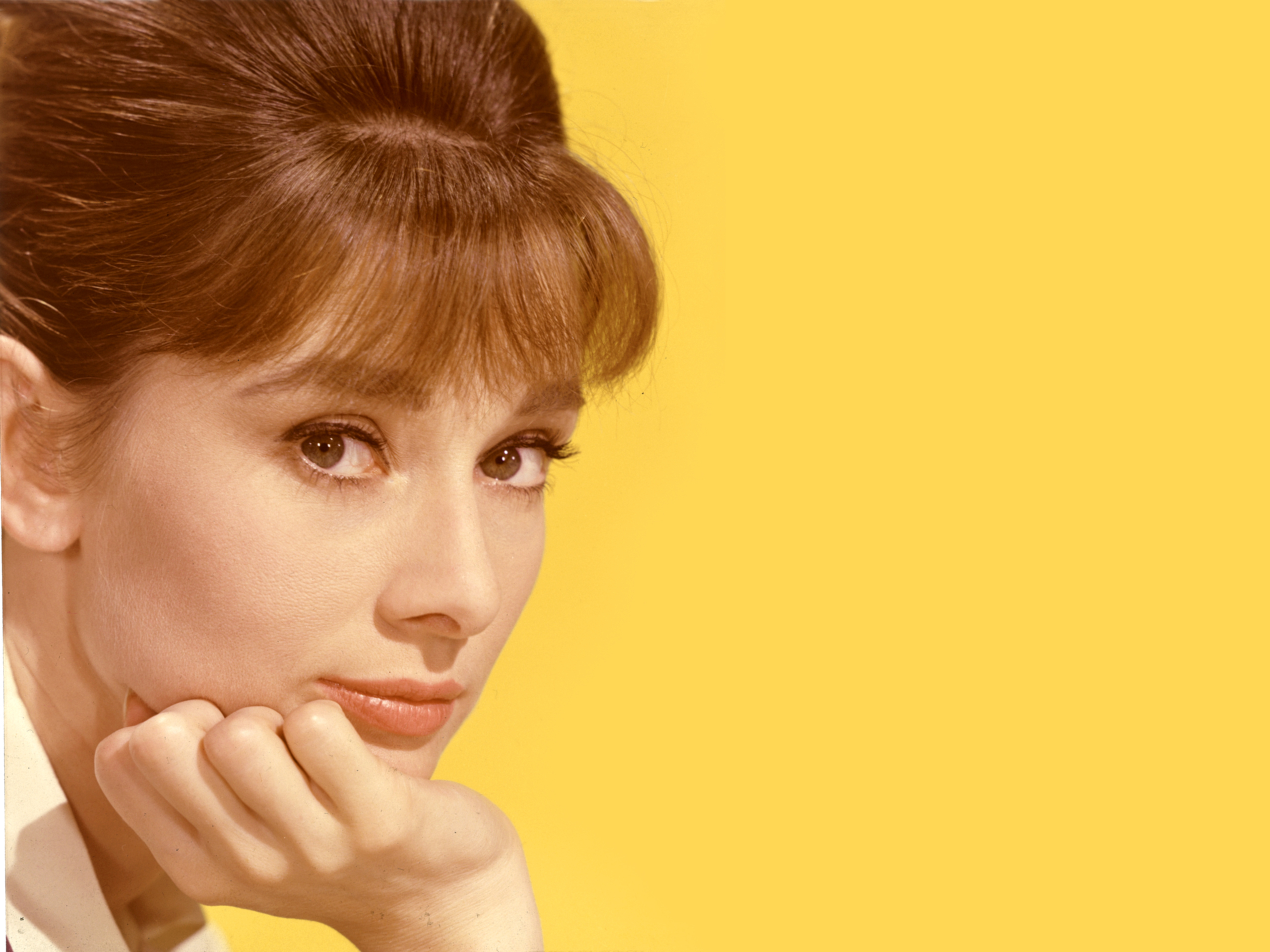 2560x1920 Audrey Hepburn Wallpaper, Desktop