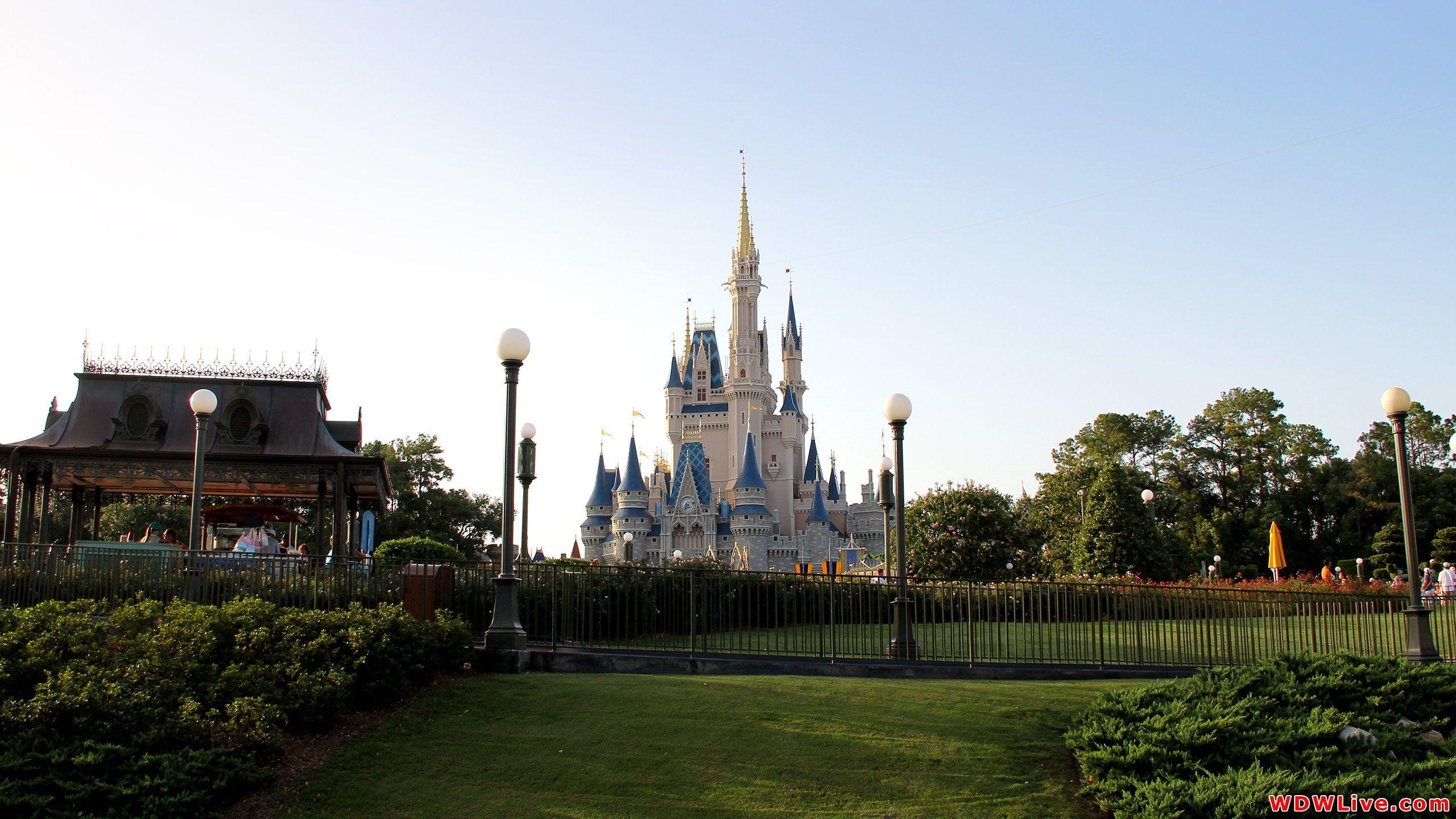 2560x1440 Disney World Cinderella Castle 759417, Desktop