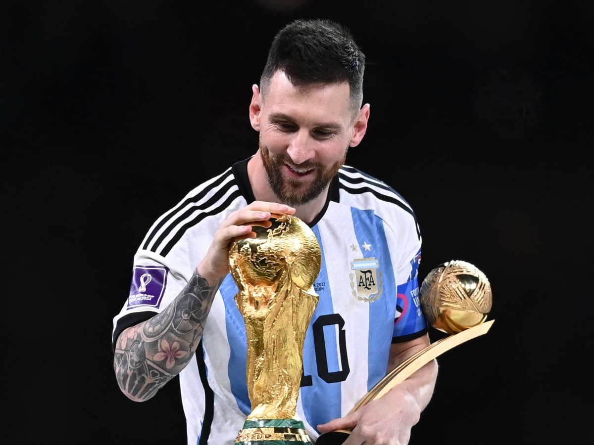 1200x900 Lionel Messi Embraces Mother After Argentina's World Cup Victory (Video), Desktop