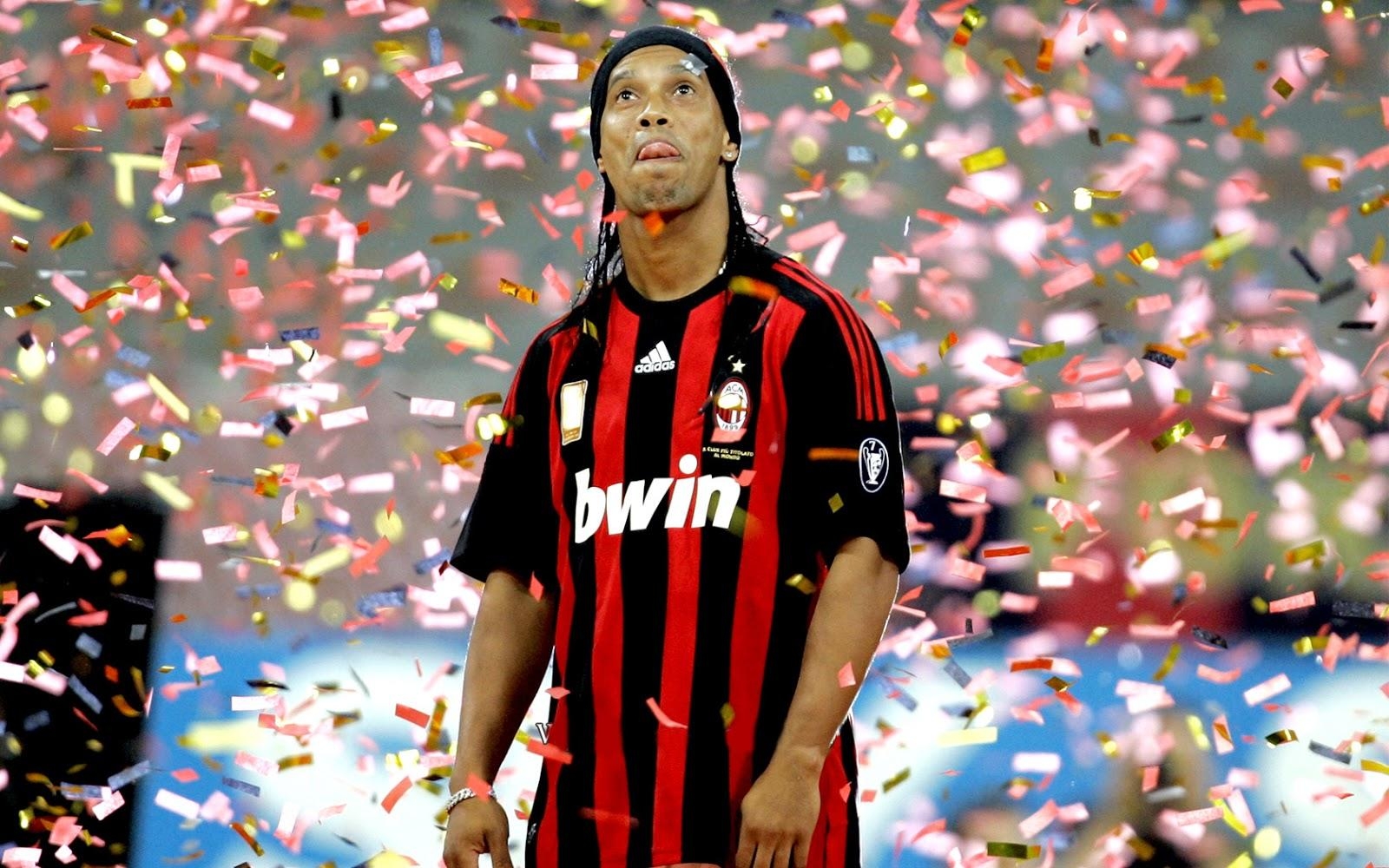 1600x1000 Ronaldinho, Desktop