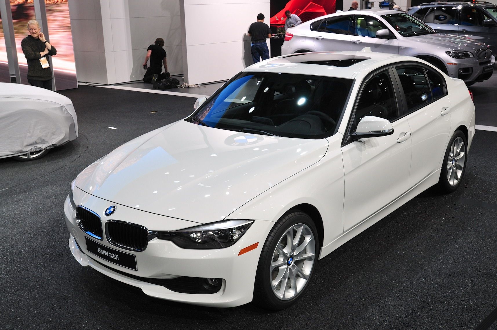 1720x1140 BMW 320i Sedan Picture, Photo, Wallpaper, Desktop