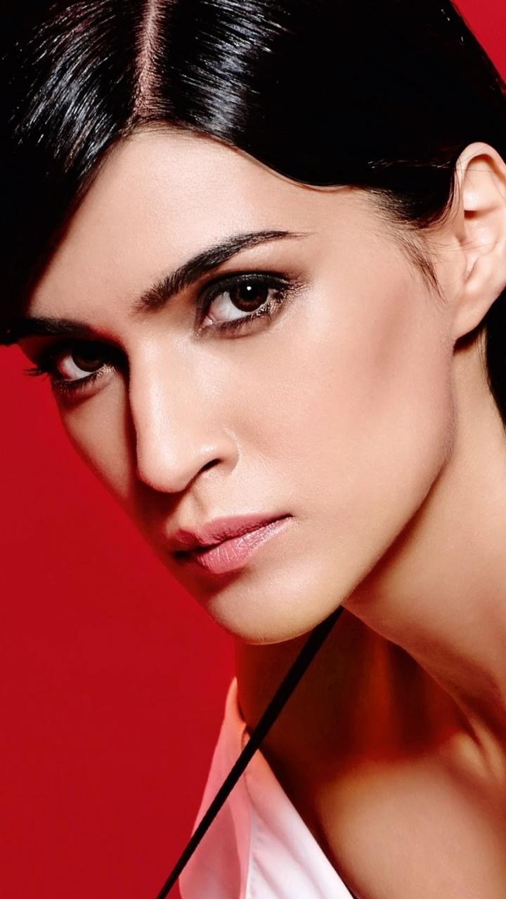 720x1280 Celebrity Kriti Sanon () Wallpaper, Phone