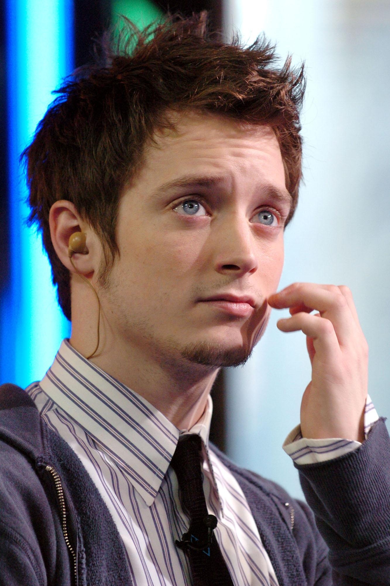 1340x2000 Elijah Wood Wallpaper High Quality, Phone