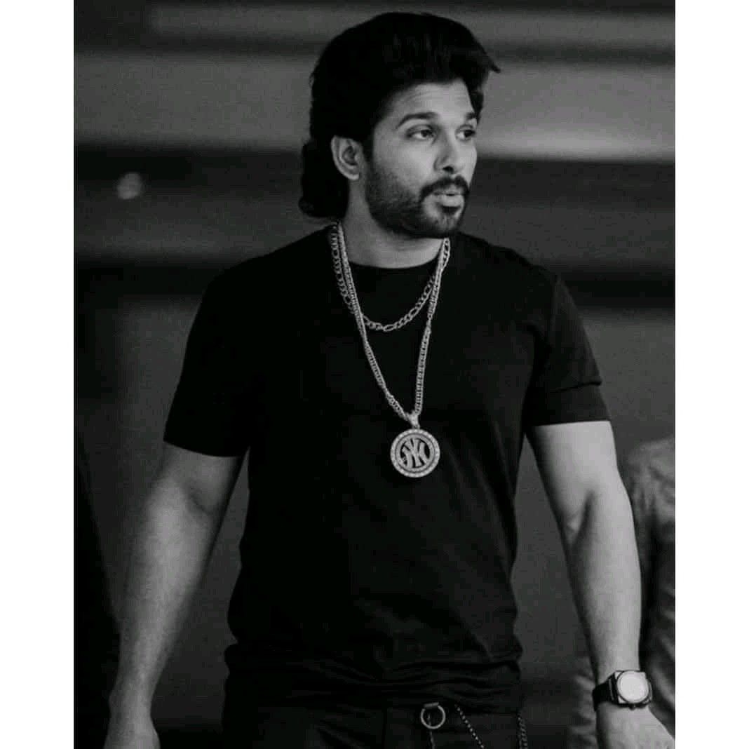 1070x1070 Allu Arjun Hot Pic, Phone