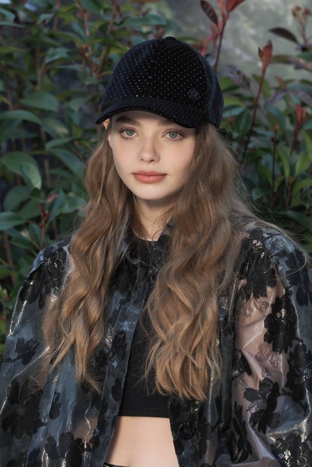 1070x1600 Kristine Froseth At Chanel Spring Summer 2019 haute Couture Fashion, Phone