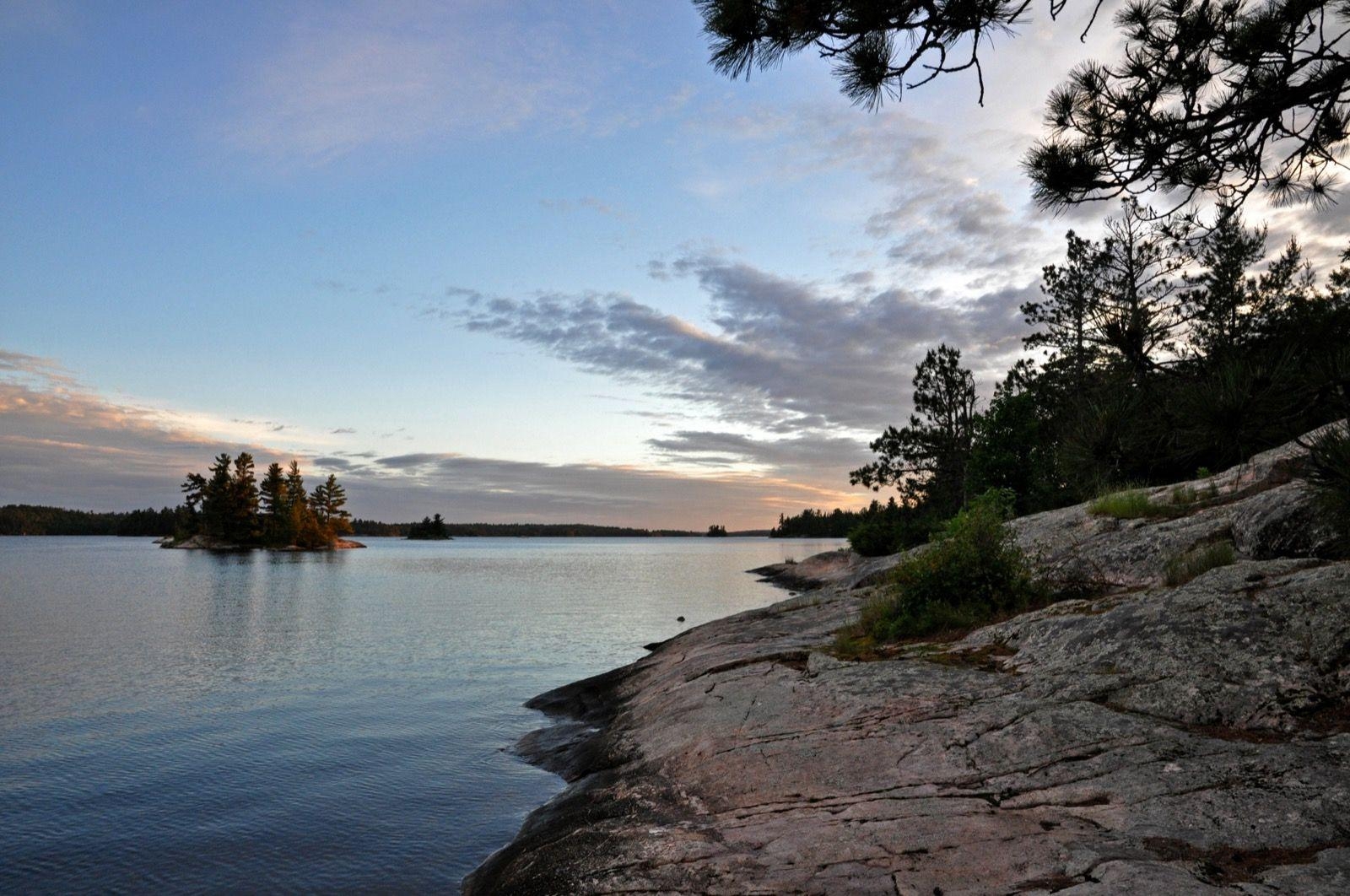 1600x1070 Voyageurs National Park Canoe, Desktop