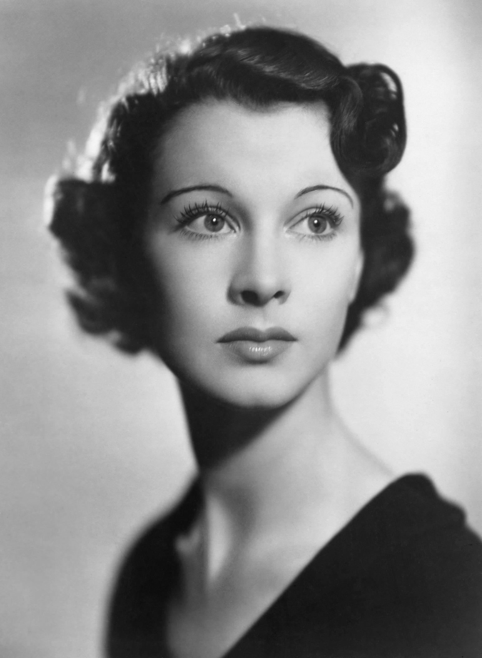 1550x2120 px Vivien Leigh 350.36 KB, Phone