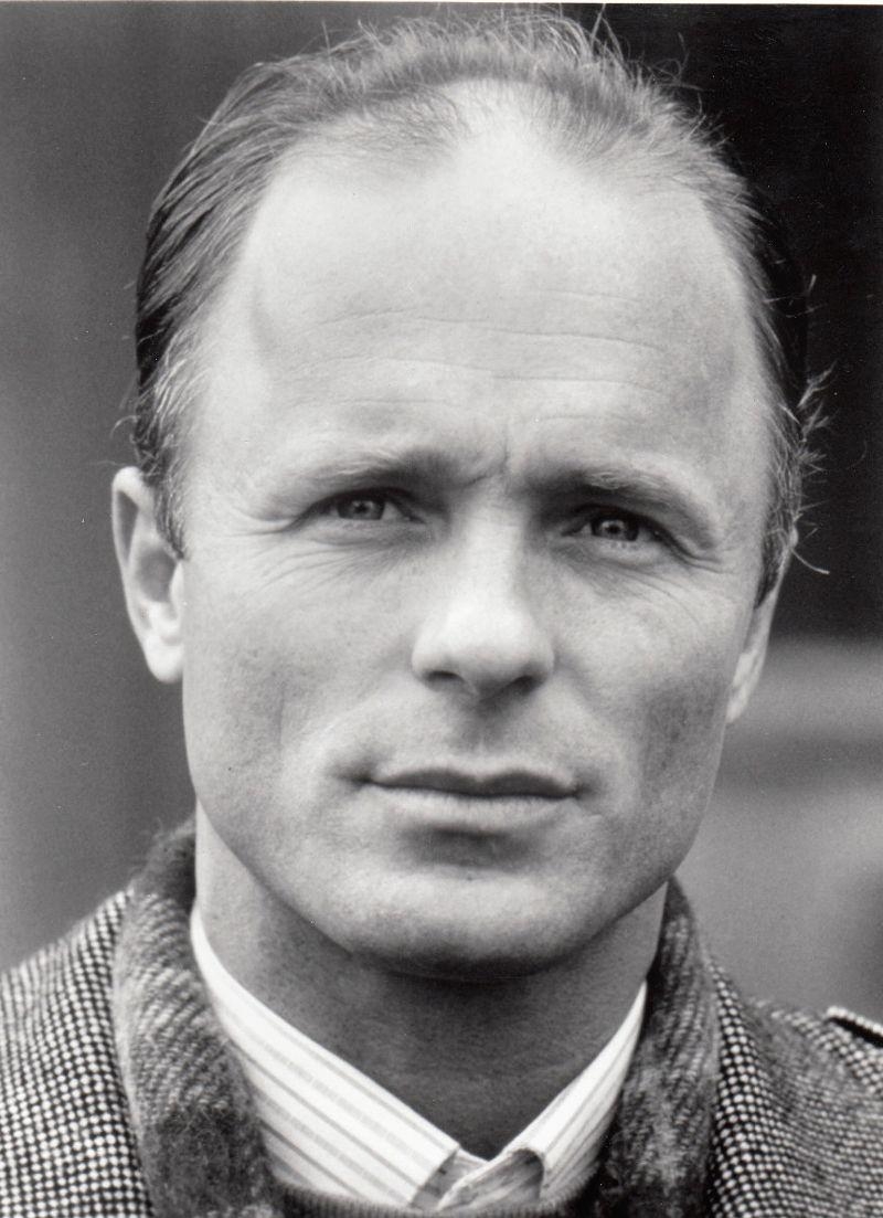 800x1110 Ed Harris as Elizabeth's Father aka Dr Whitting in the story! He is, Phone