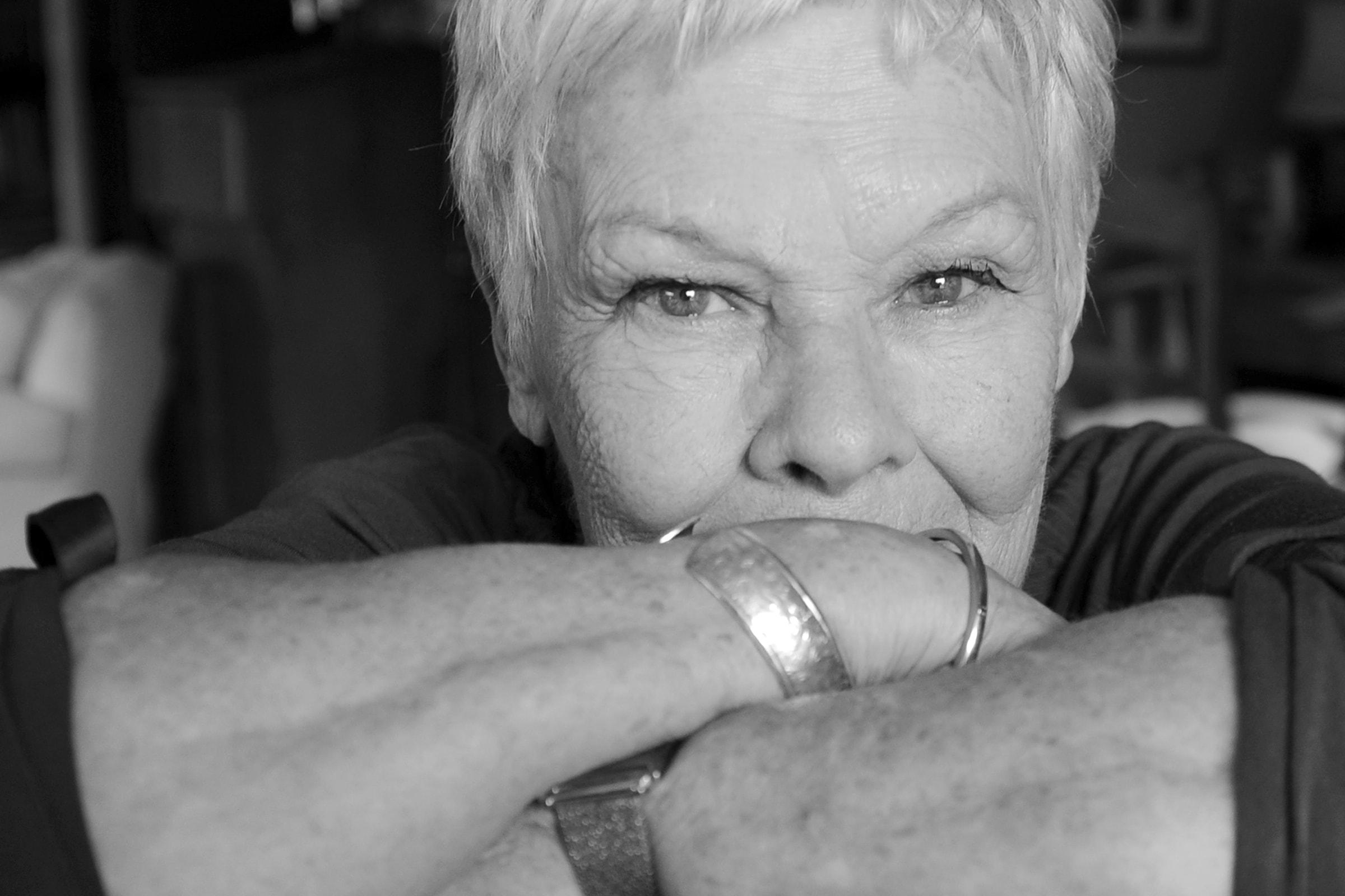 2400x1600 Judi Dench HD Wallpaperwallpaper.net, Desktop