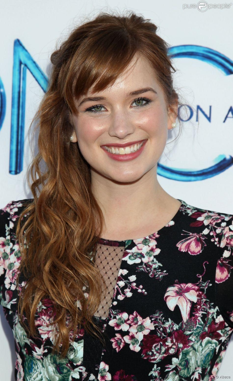 950x1560 Elizabeth Lail Film actors HD Wallpaper and Photo, Phone