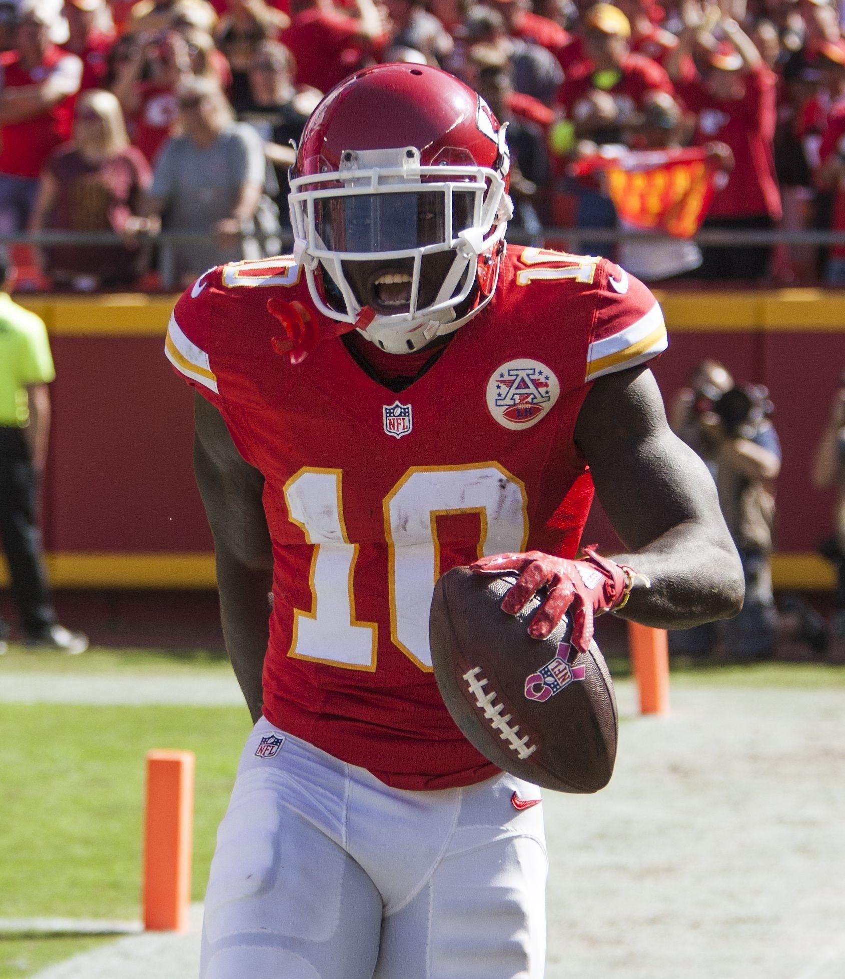 1690x1960 Notebook: Tyreek Hill shifts workload to offense from special, Phone