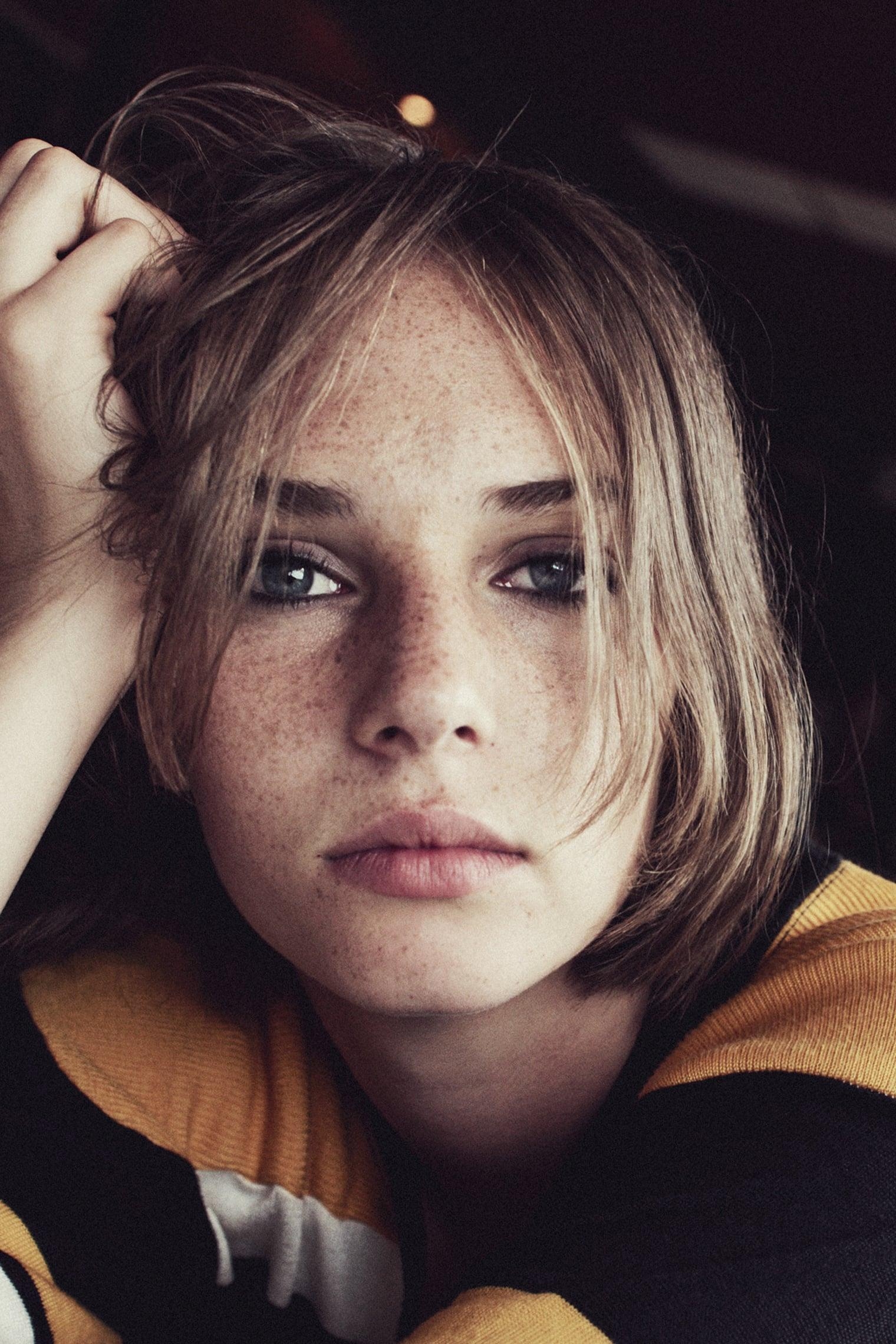 1520x2280 Maya Hawke Wallpaper High Quality, Phone