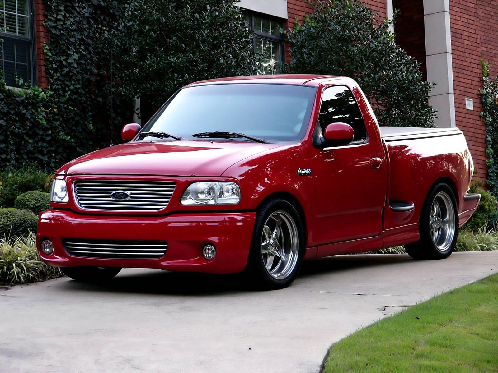 1600x1200 Ford Lightning Wallpaper, Desktop