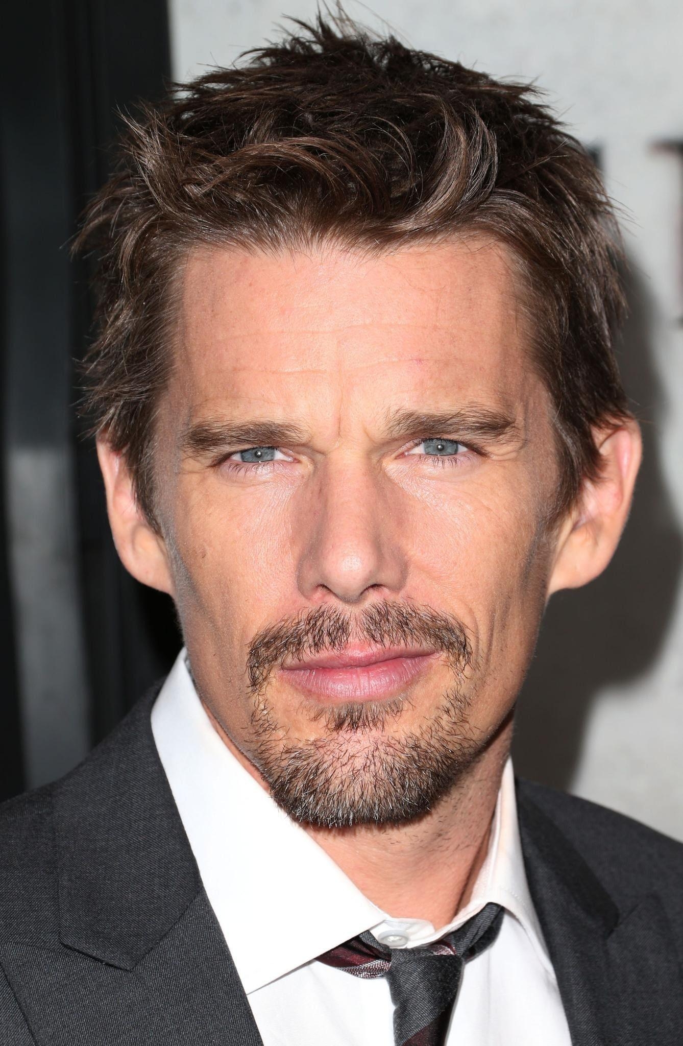 1340x2050 Ethan Hawke HD Wallpaperwallpaper.net, Phone