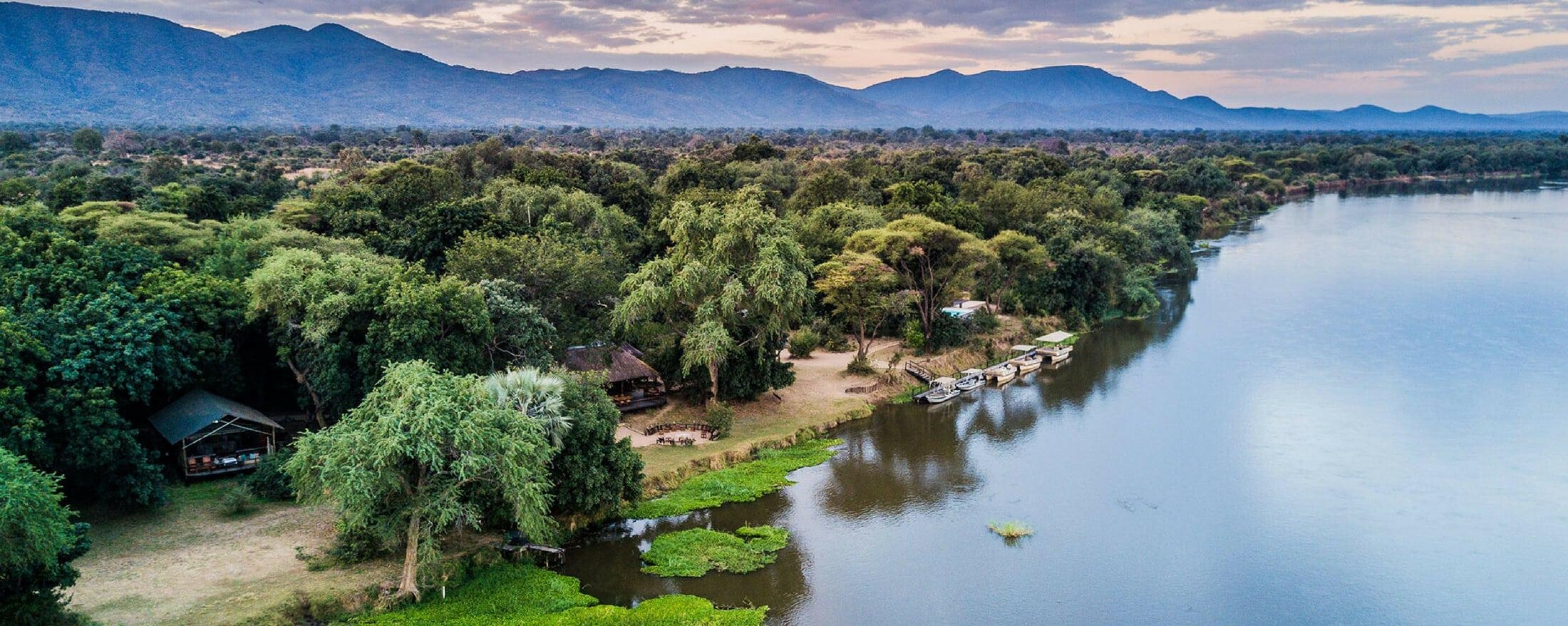 2200x880 Luxury Zambia Safari Lodge. Chiawa Camp. Art Of Safari, Dual Screen