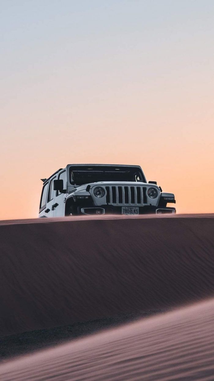 700x1250 Jeep in Desert iPhone Wallpaper, Phone