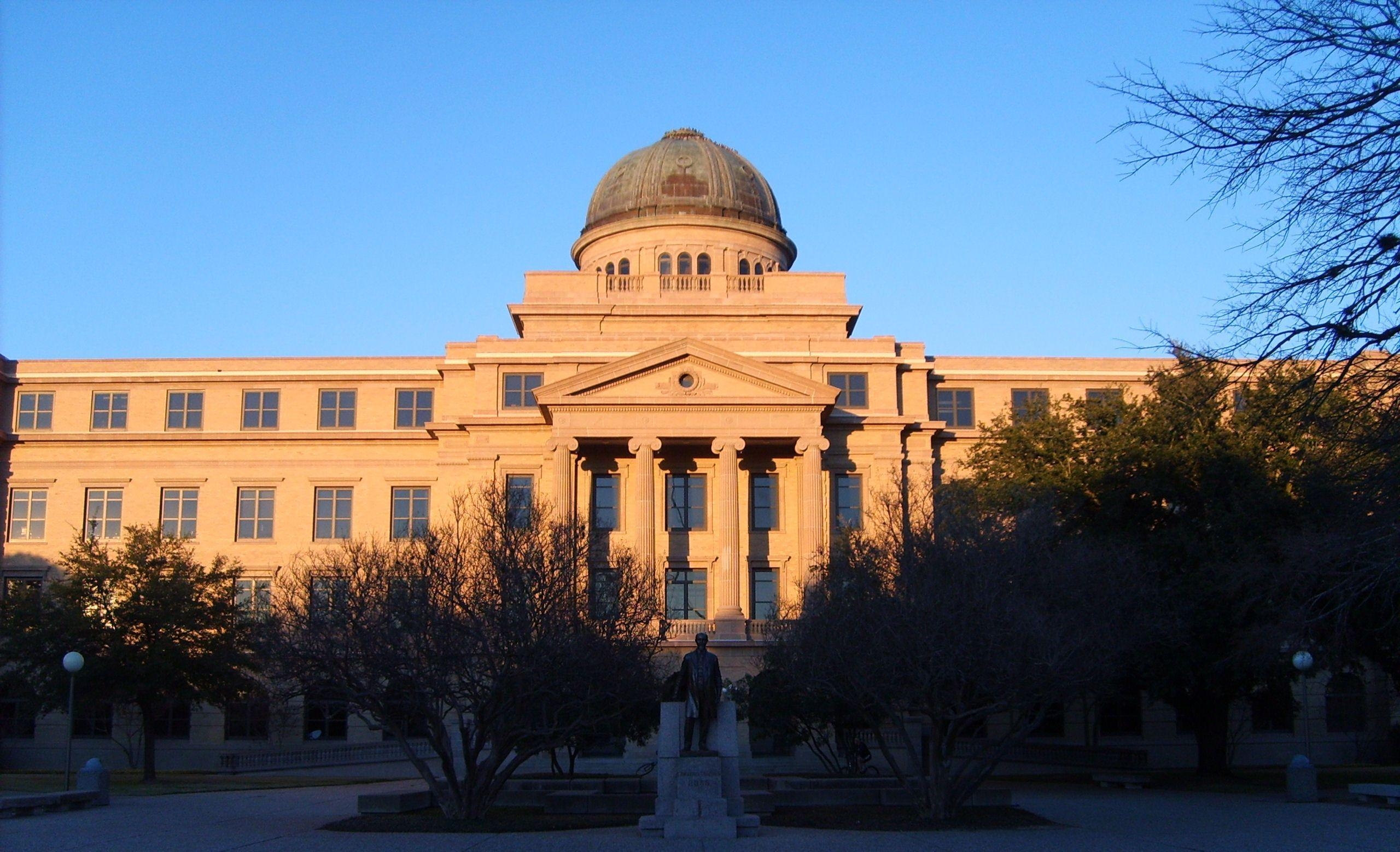 2560x1560 Texas A&M University, Desktop