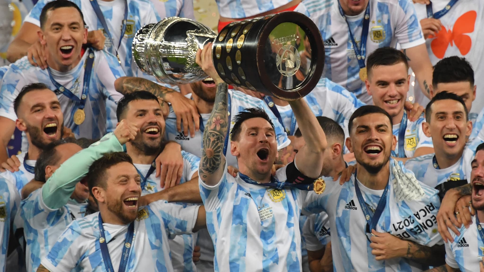 2050x1160 Argentina Brazil: Di Maria Offers The Copa America To Messi, Neymar In Tears Indian Paper, Desktop