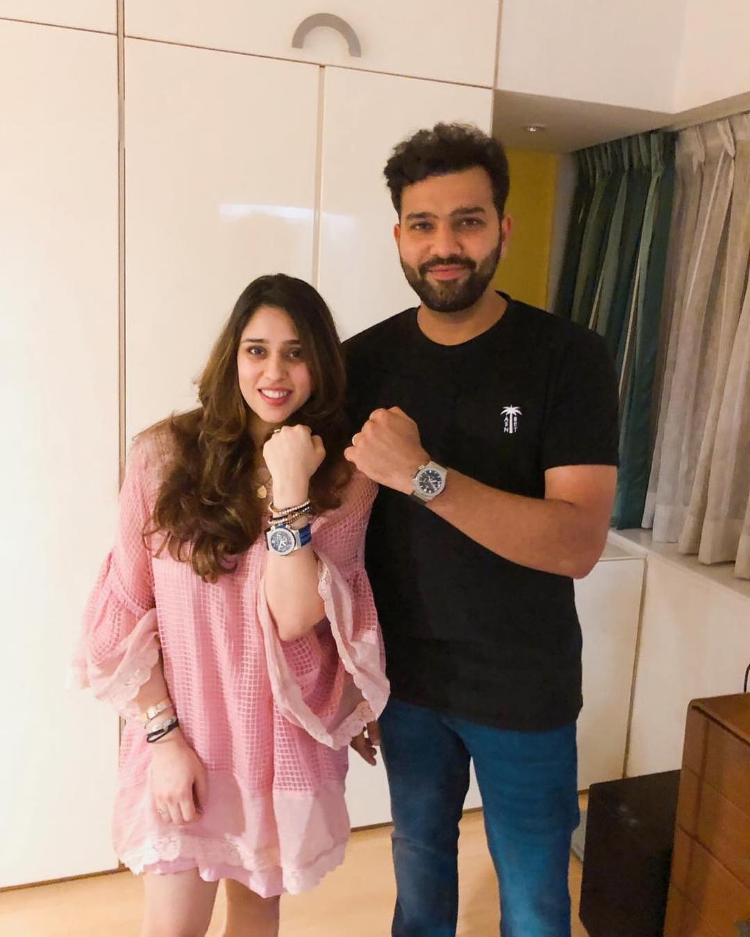 1080x1350 Cutest Picture Rohit Sharma wife Ritika Sajdeh and Daughter, Phone