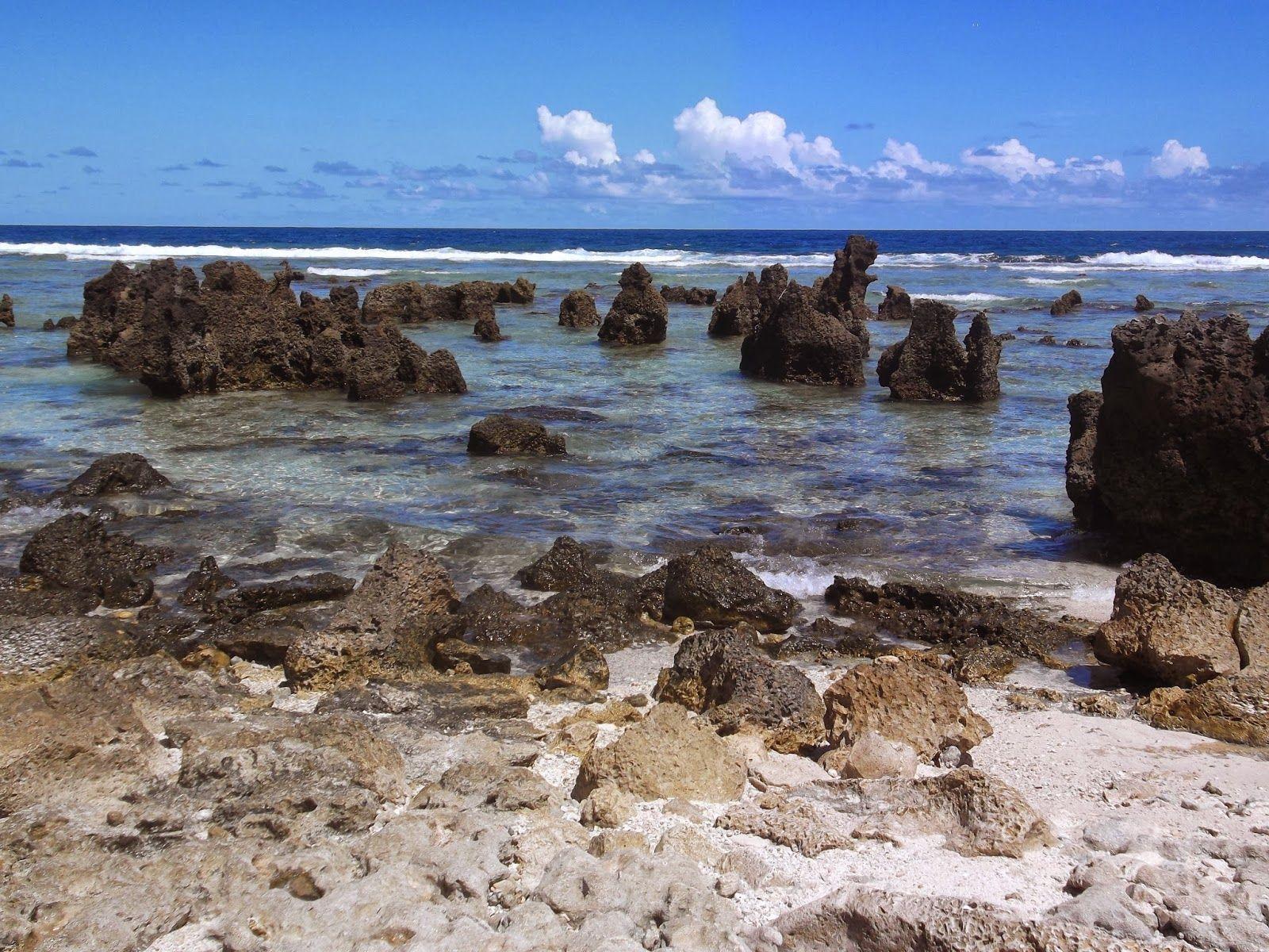 1600x1200 jouljet: Walking Nauru, Desktop