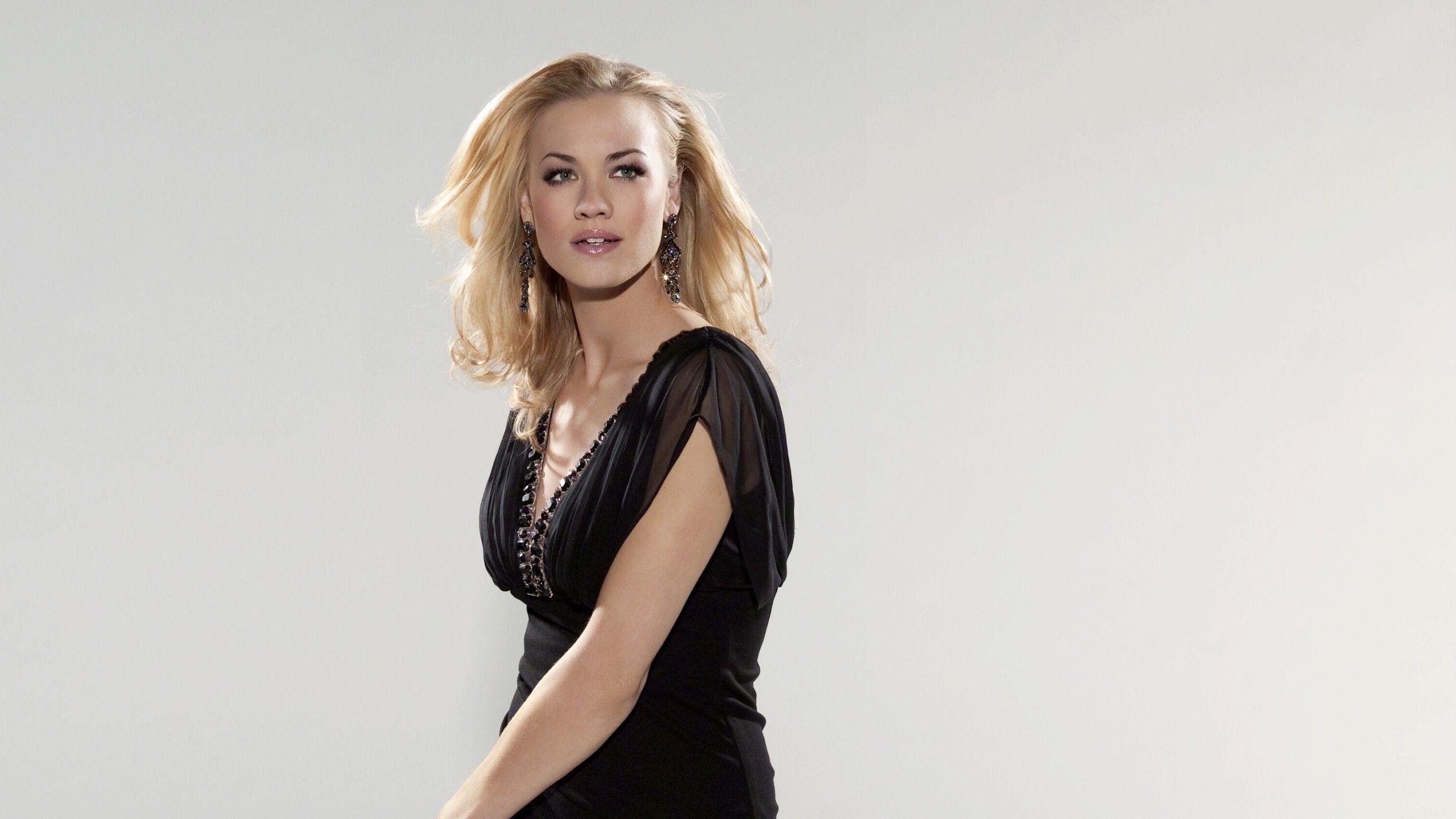 2560x1440 Yvonne Strahovski Wallpaper Chuck 12491, Desktop