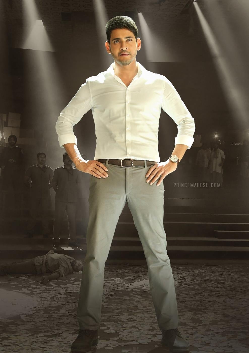 990x1400 Bharat Ane Nenu Stills, Phone