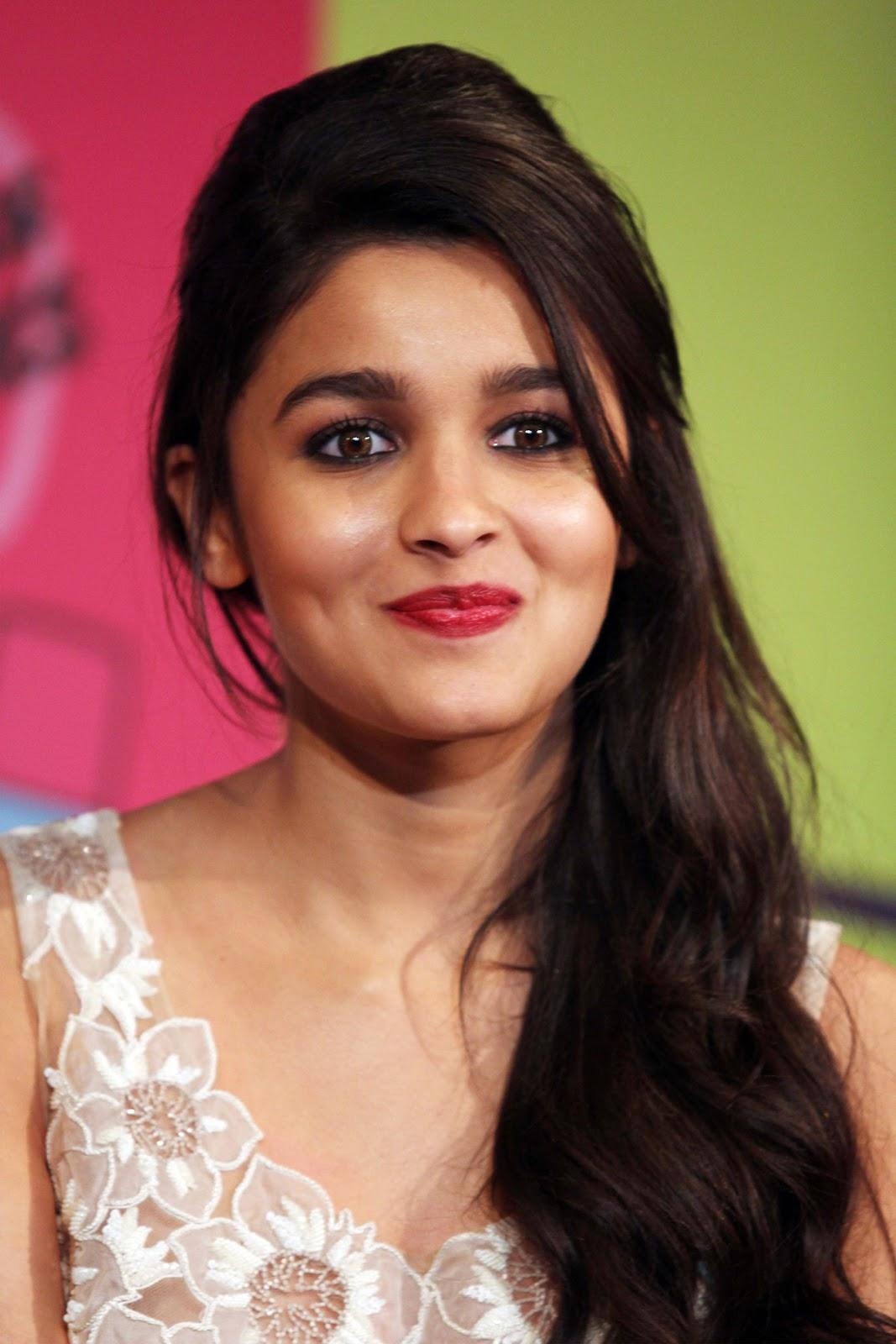 1070x1600 Alia Bhatt HD Wallpaper Download, Picture, Phone