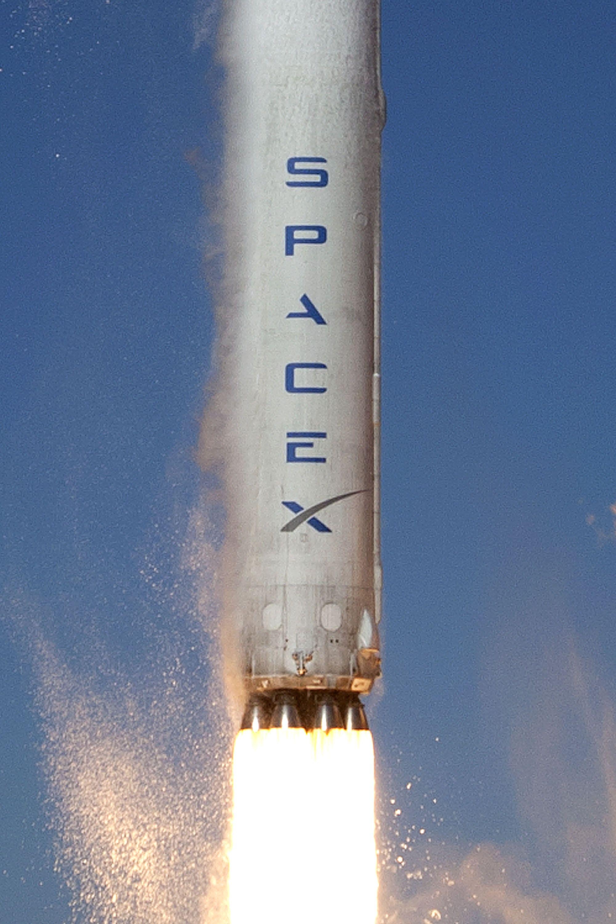 2000x3000 Following launch failure, SpaceX preparing to debut 'significantly, Phone