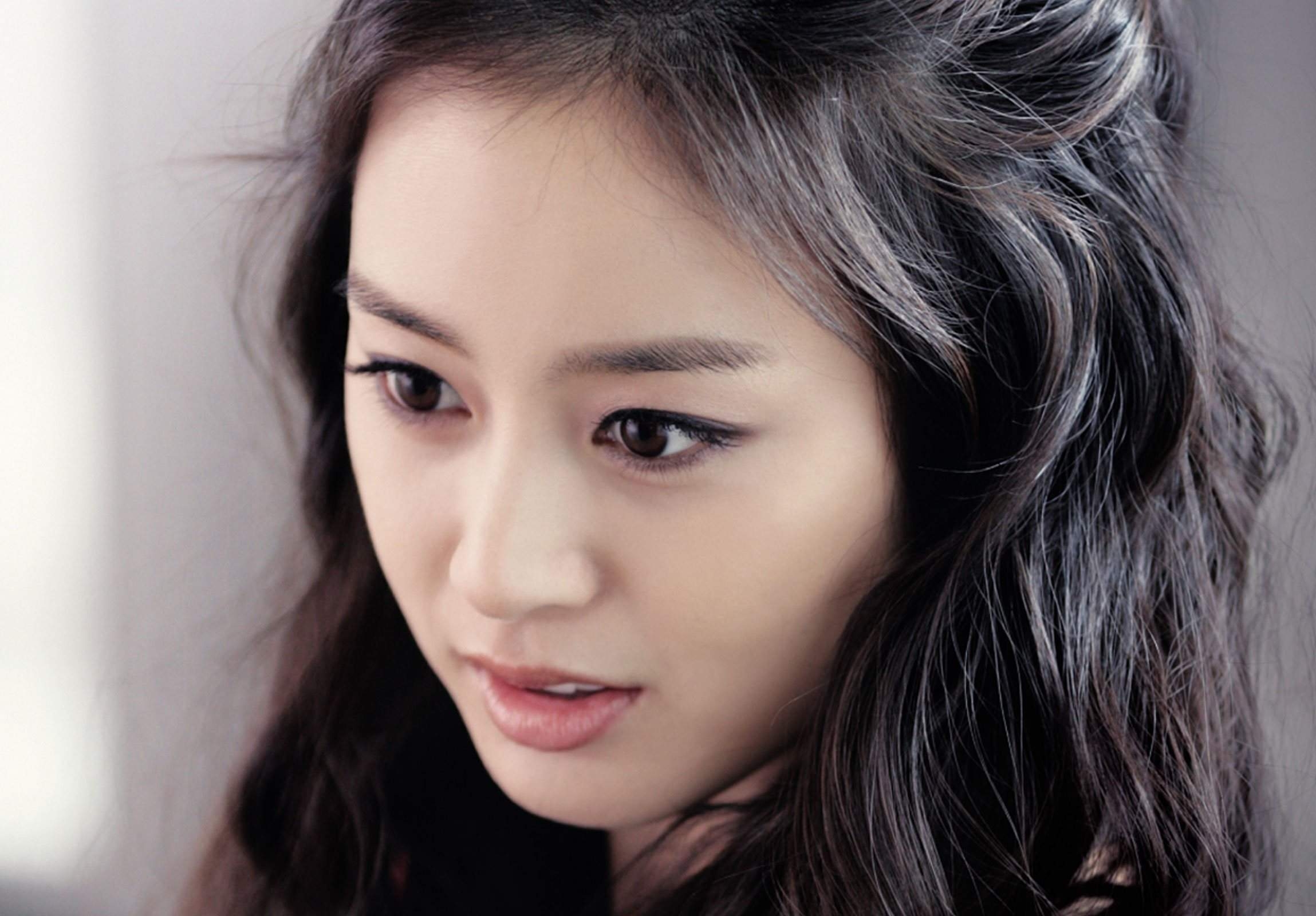 2300x1600 kim tae hee beauty south korean actress wallpaper HD background q ef, Desktop