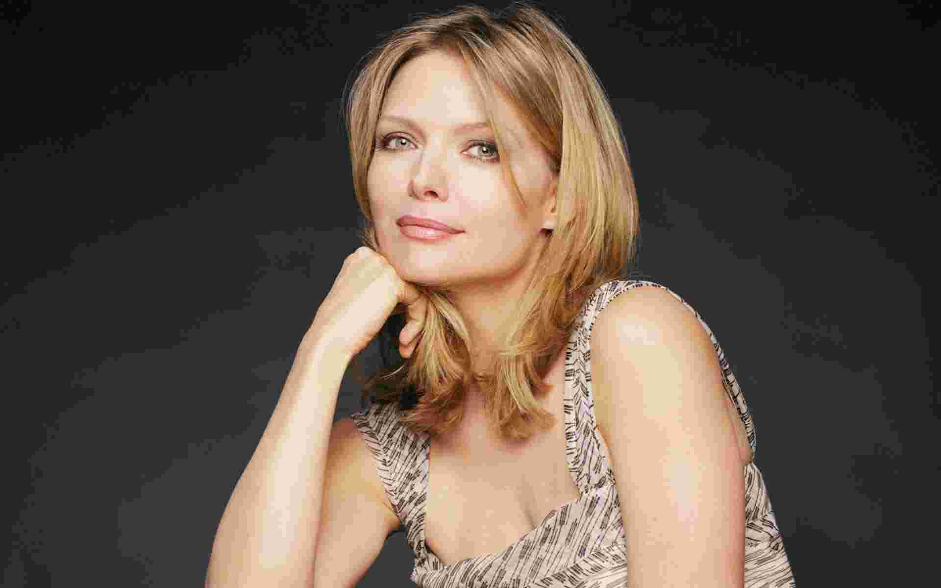 1920x1200 Michelle Pfeiffer Wallpaper, Desktop