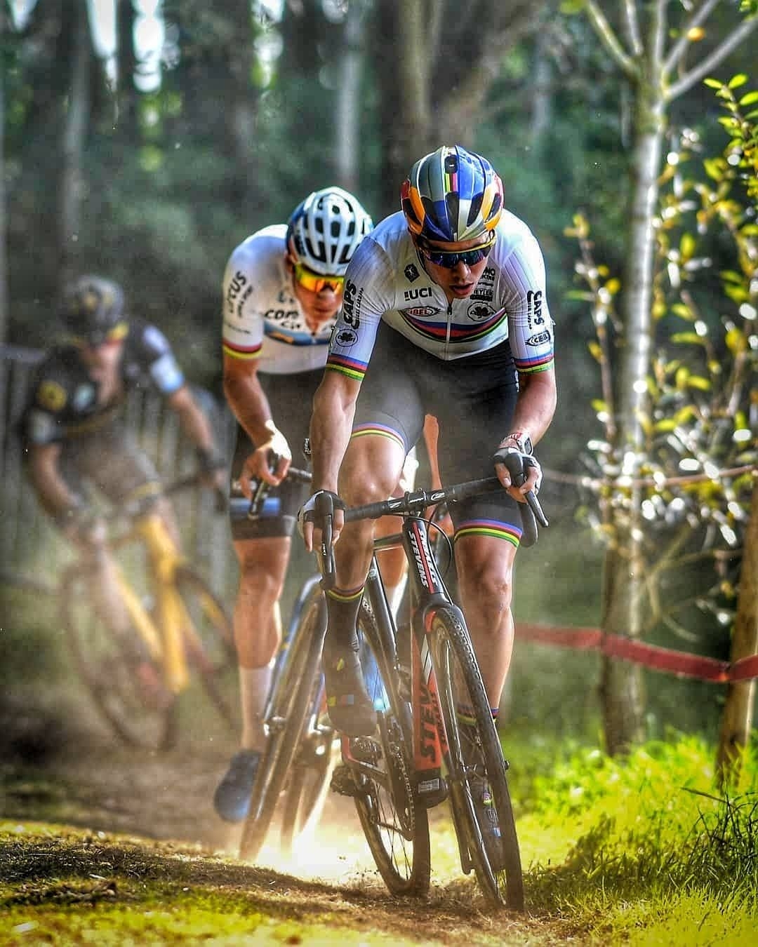 1080x1350 Le duel Mathieu Van Der Poel VS Wout Van Aert. Bicicleta de corrida, Esportes de aventura, Ciclismo, Phone