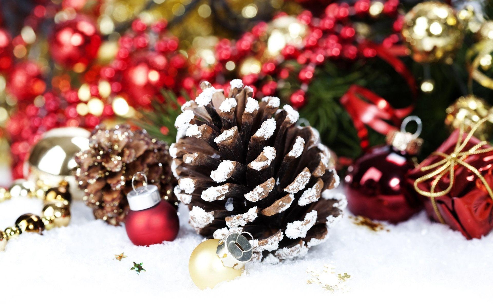 1920x1200 Christmas decoration with Pine Cone by Copyright: Natalia Klenova, Desktop