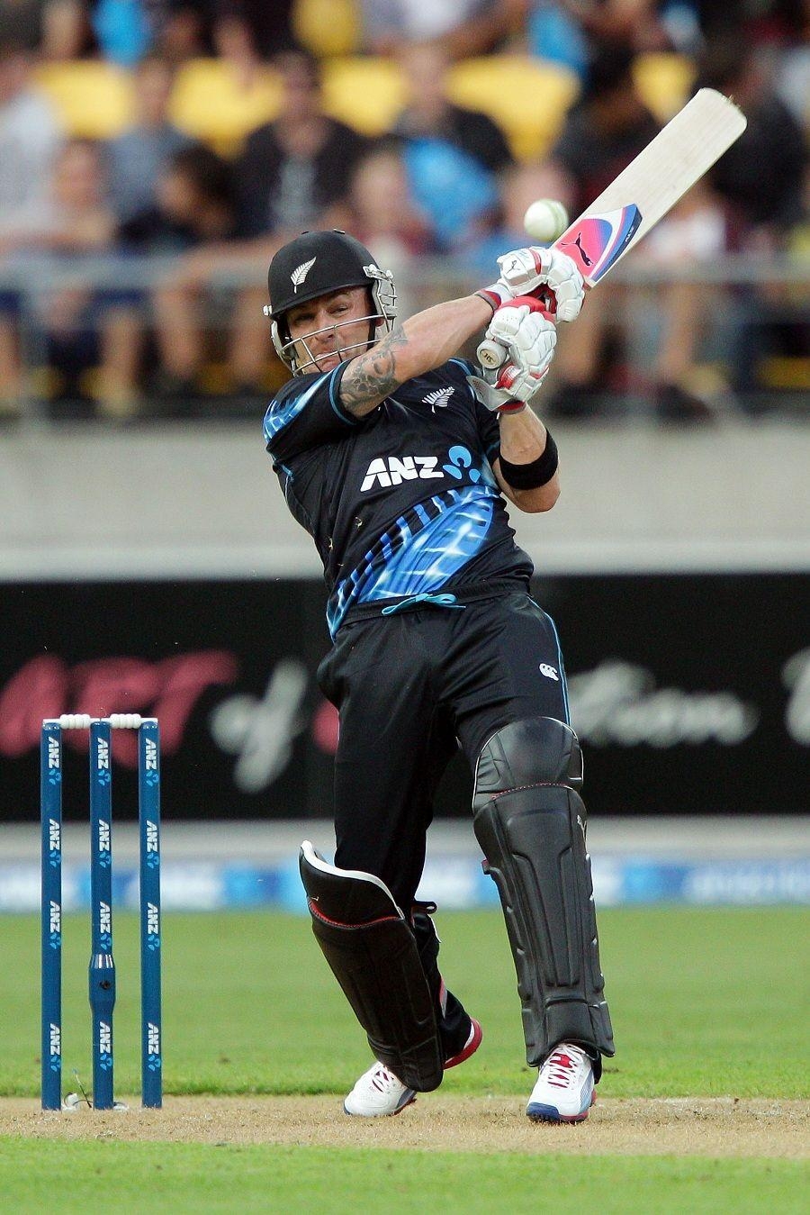 900x1350 Brendon McCullum couldn't convert his start. Photo. New Zealand v, Phone