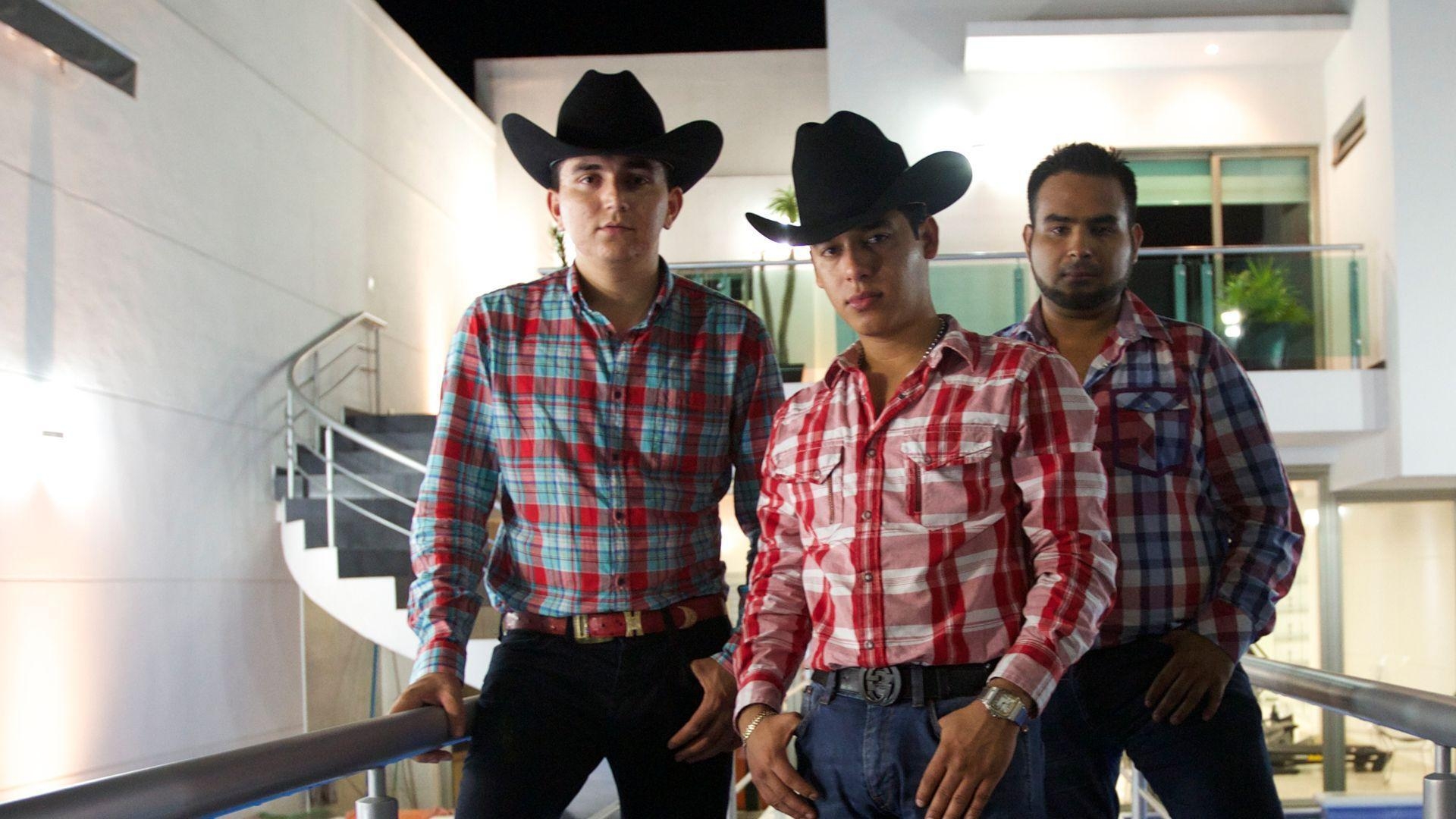 1920x1080 Mira el videoclip Hablemos de Ariel Camacho, Desktop