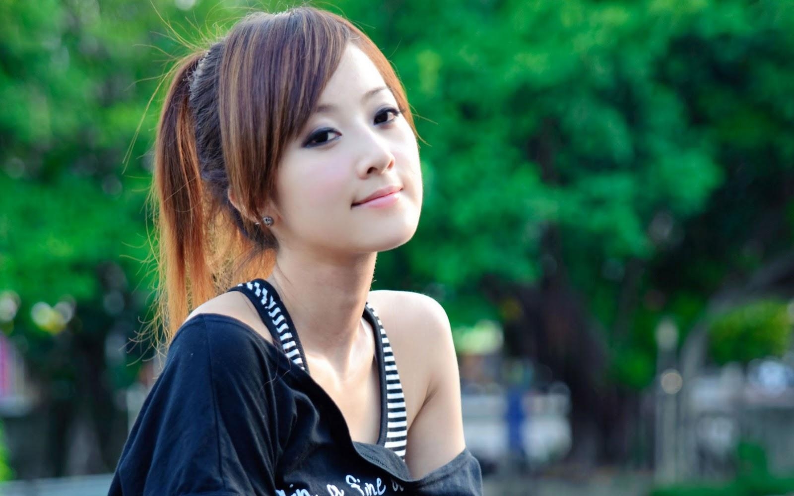 1600x1000 Korean Girls Wallpaper, Desktop