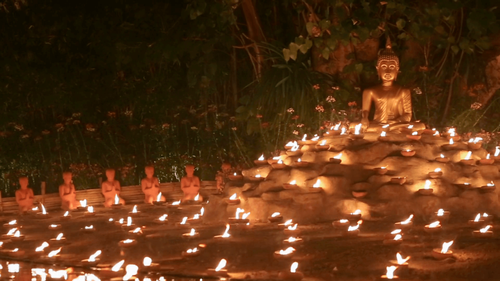 1920x1080 Magha puja day, Monks light the candle for buddha, Chiangmai, Desktop