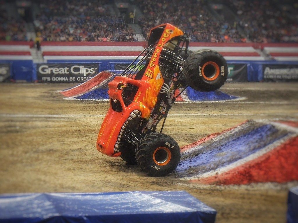 1030x770 El Toro Loco. At the Monster Jam, San Antonio, Texas. Only, Desktop