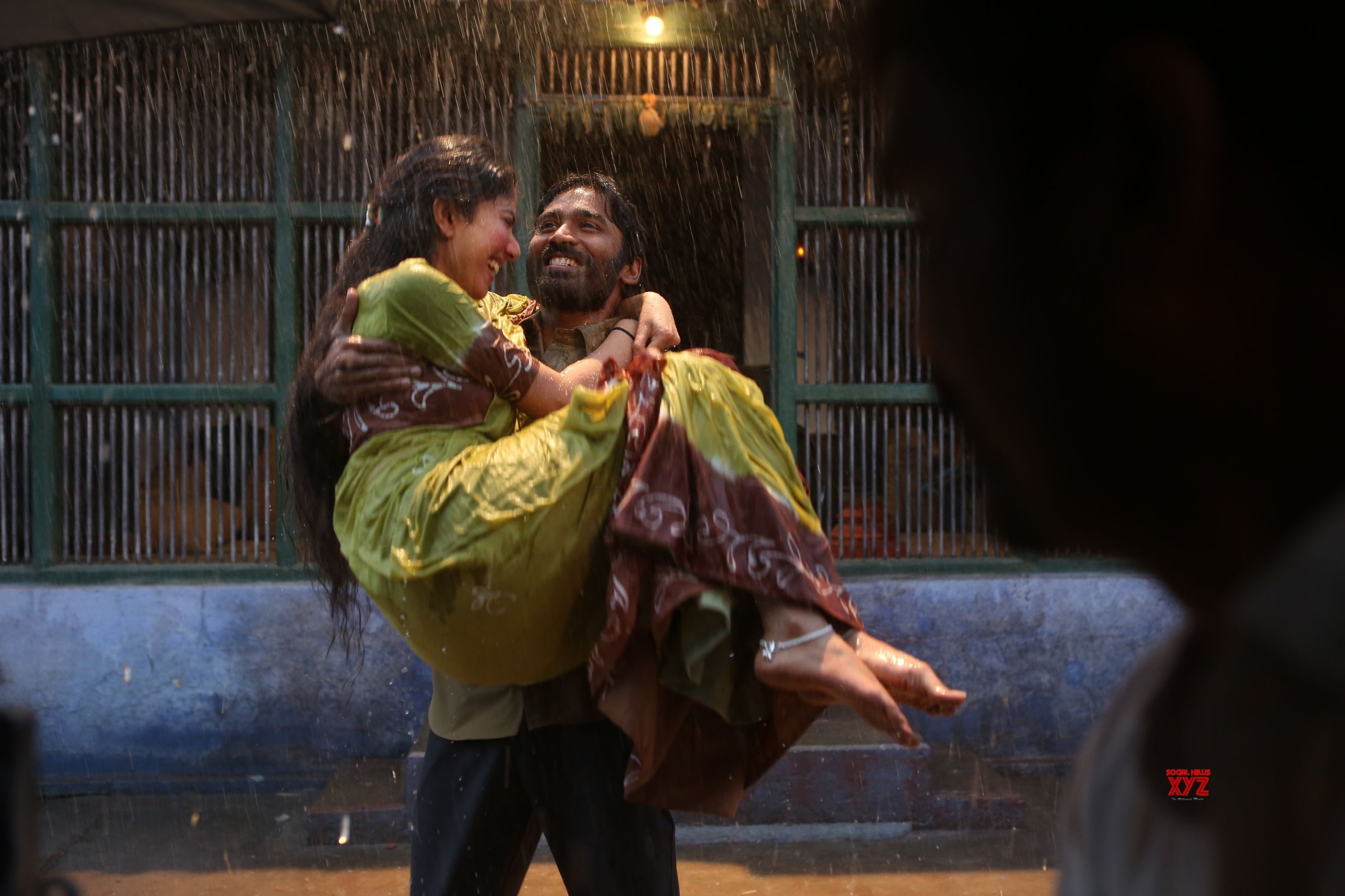 3000x2000 Maari 2 Vaanam Song HD Stills News XYZ, Desktop