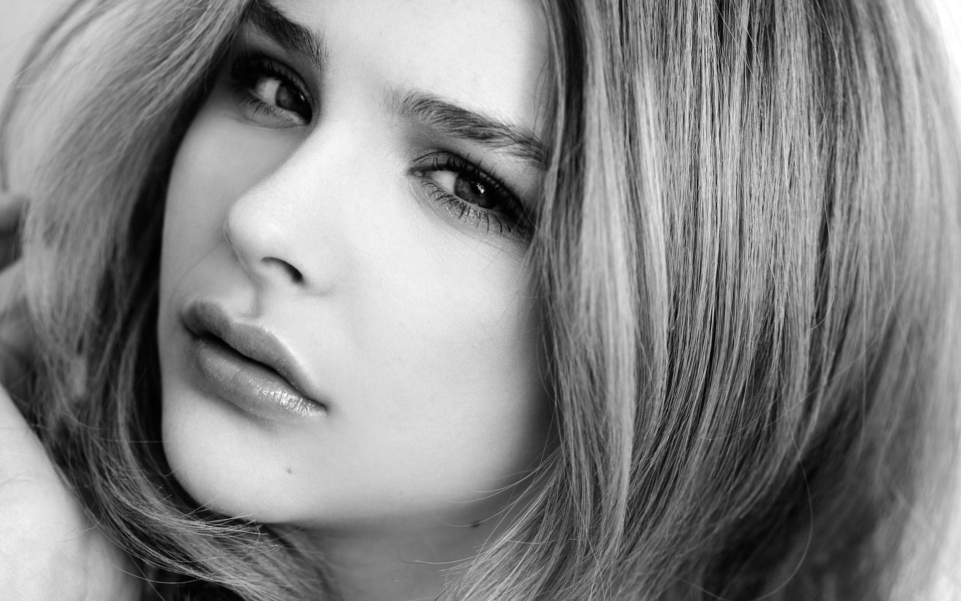 1920x1200 Chloë Grace Moretz, Women, Actress, Monochrome, Closeup, Face, Desktop