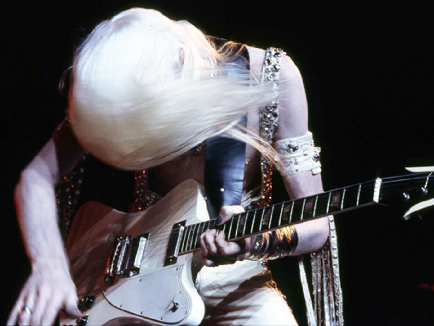 1400x1050 Johnny Winter Looks Back, gs That Made Him Famous, Desktop