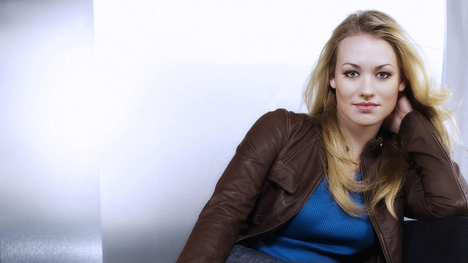 1920x1080 image For > Yvonne Strahovski Wallpaper, Desktop