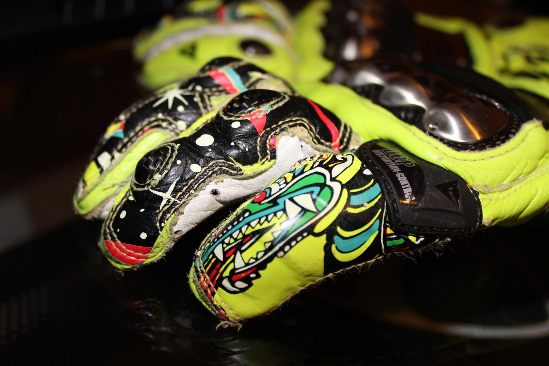 1920x1280 Valentino Rossi Gloves. Moto GP Wallpaper, Desktop