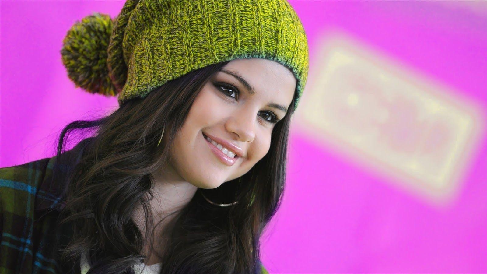 1600x900 Cute Smile Selena Gomez Wallpaper 2014 PixJoJo Pix, Desktop