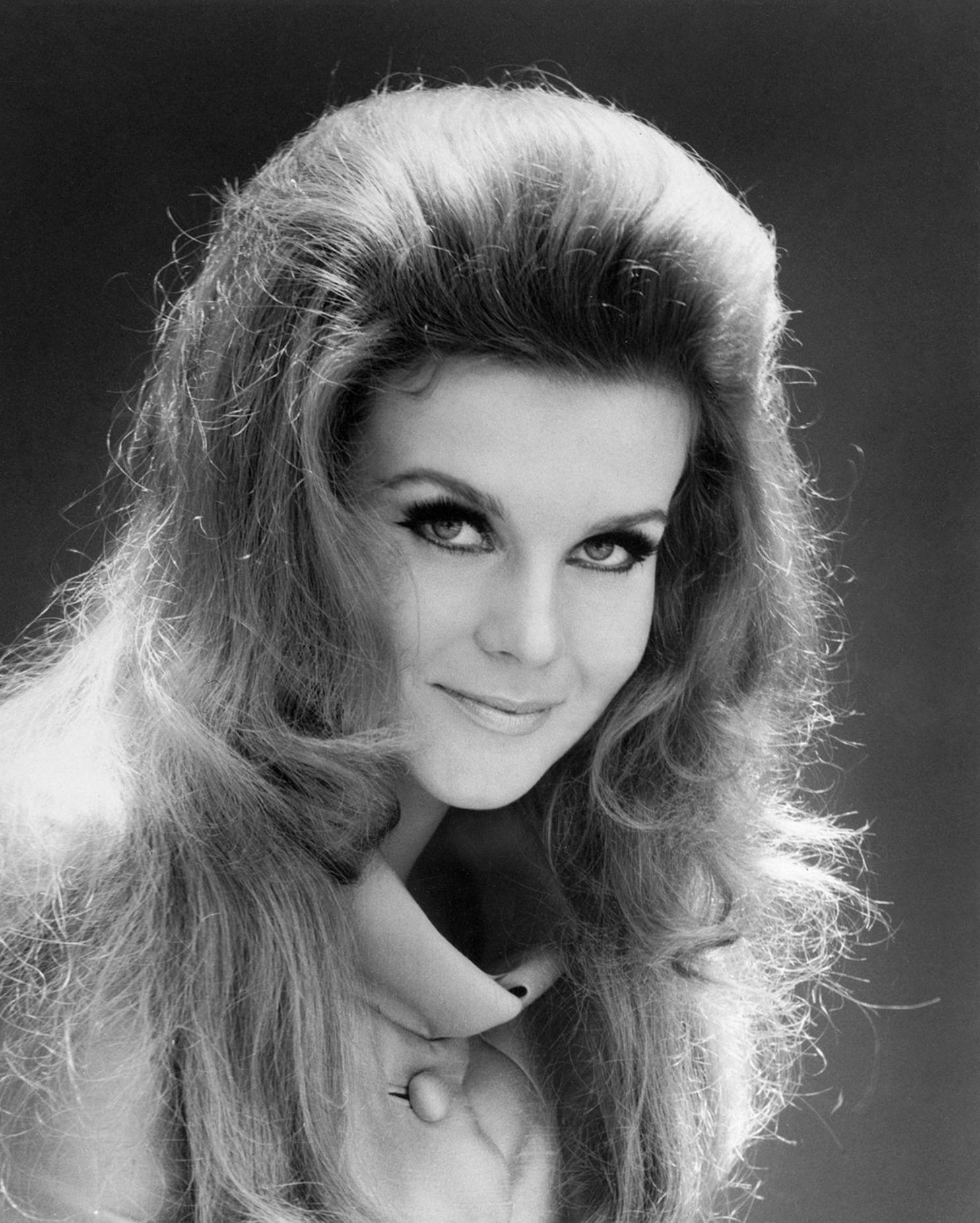 1490x1860 Ann Margret In A Coat Femmes Per Second, Phone