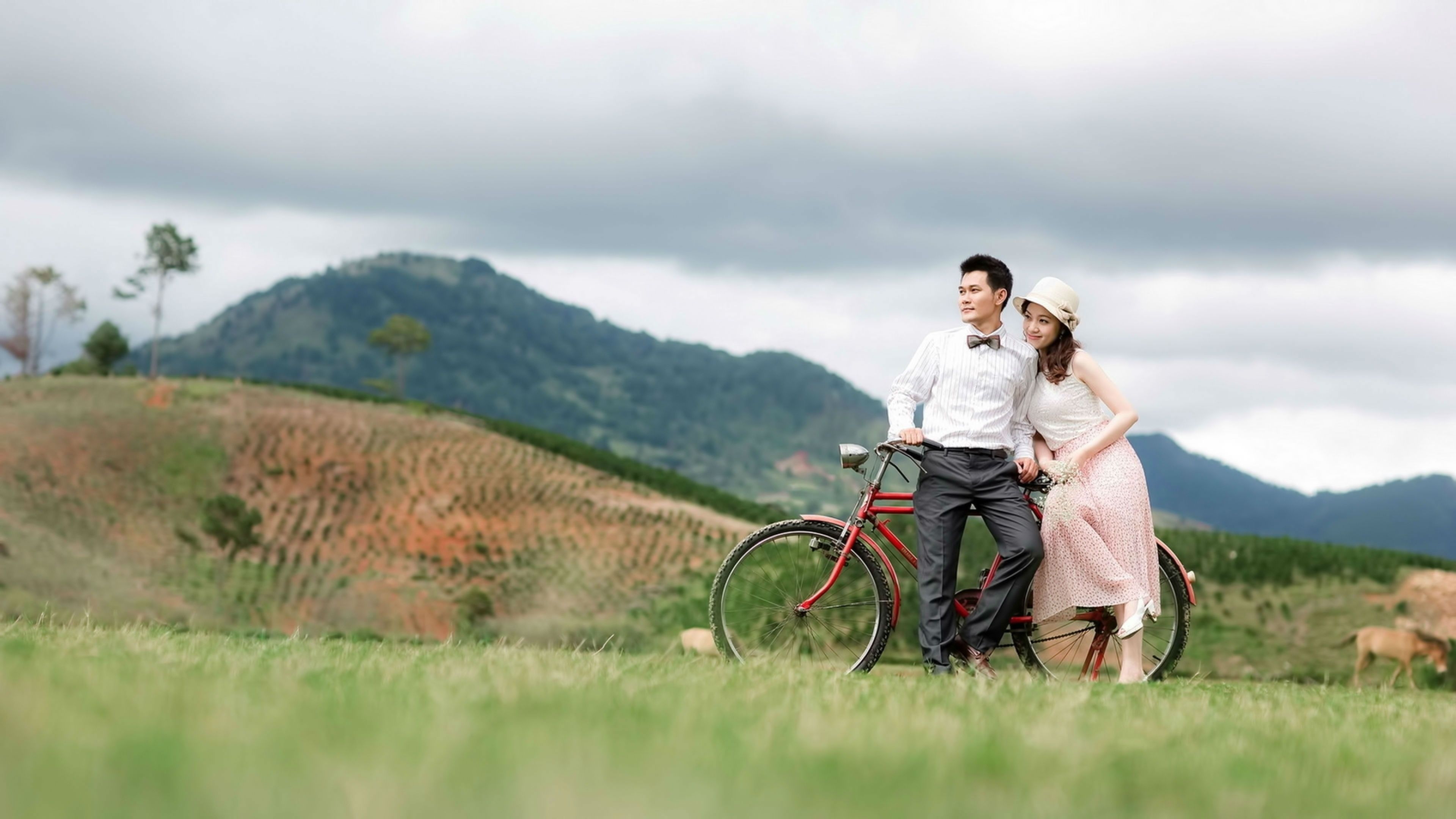 3840x2160 Love Couple Relax On Cycle, Desktop