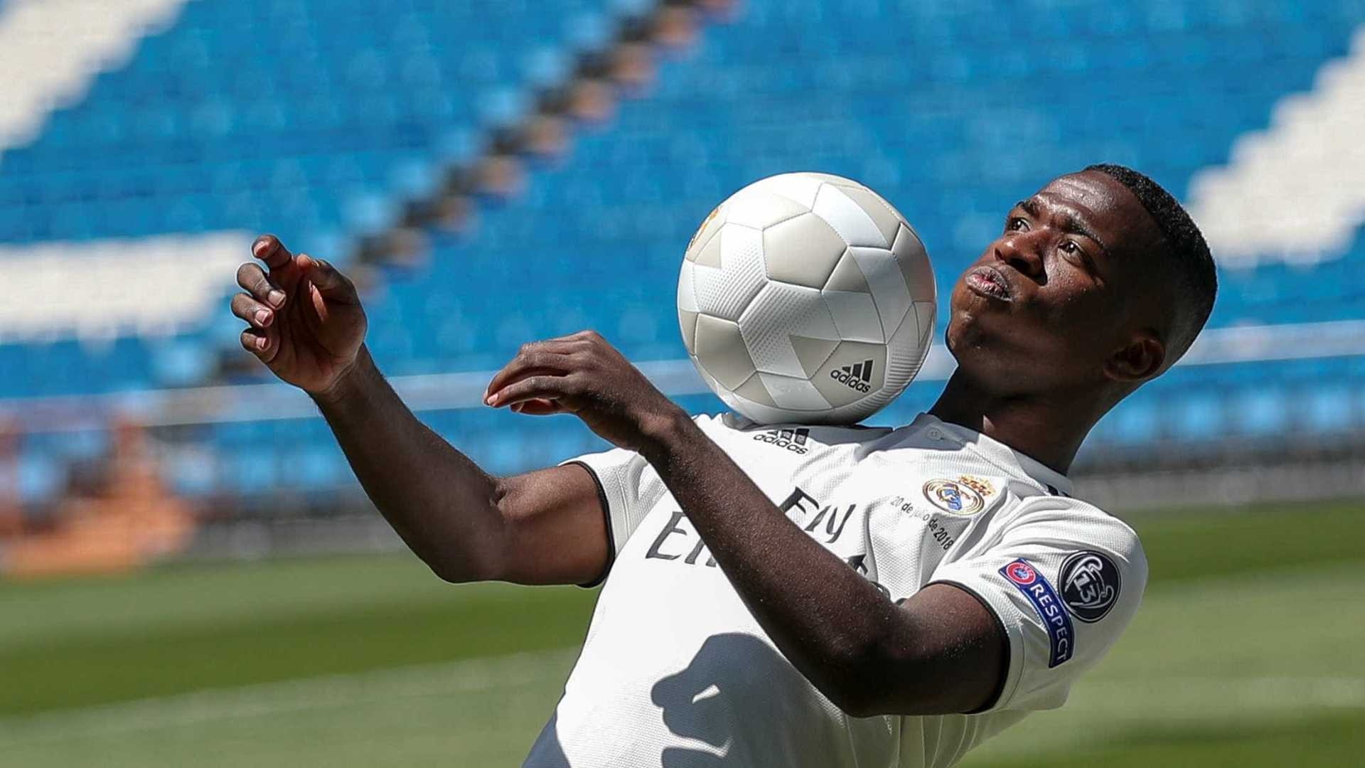 1920x1080 Vinícius Jr. brilha em treinos, é abraçado por Benzema e vê 'BBV' no, Desktop