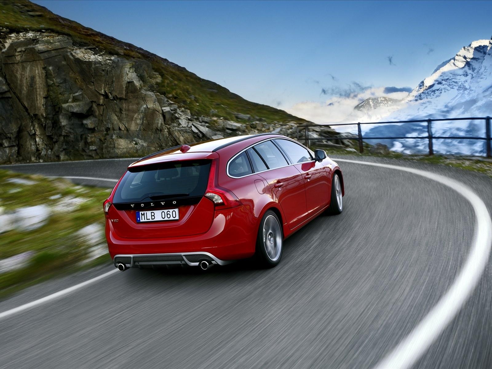 1600x1200 Volvo V60 R Design. Free Desktop Wallpaper For Widescreen, HD, Desktop