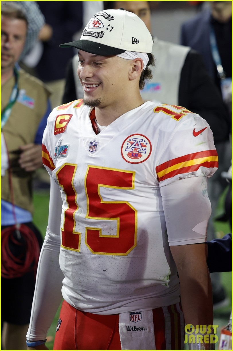 820x1230 Patrick Mahomes Named 2023 Super Bowl MVP: Celebrates Historic Win with Wife Brittany & Daughter Sterling: Photo 4893409 Super Bowl, brittany mahomes, Patrick Mahomes, Sterling Mahomes, Super Bowl Picture, Phone