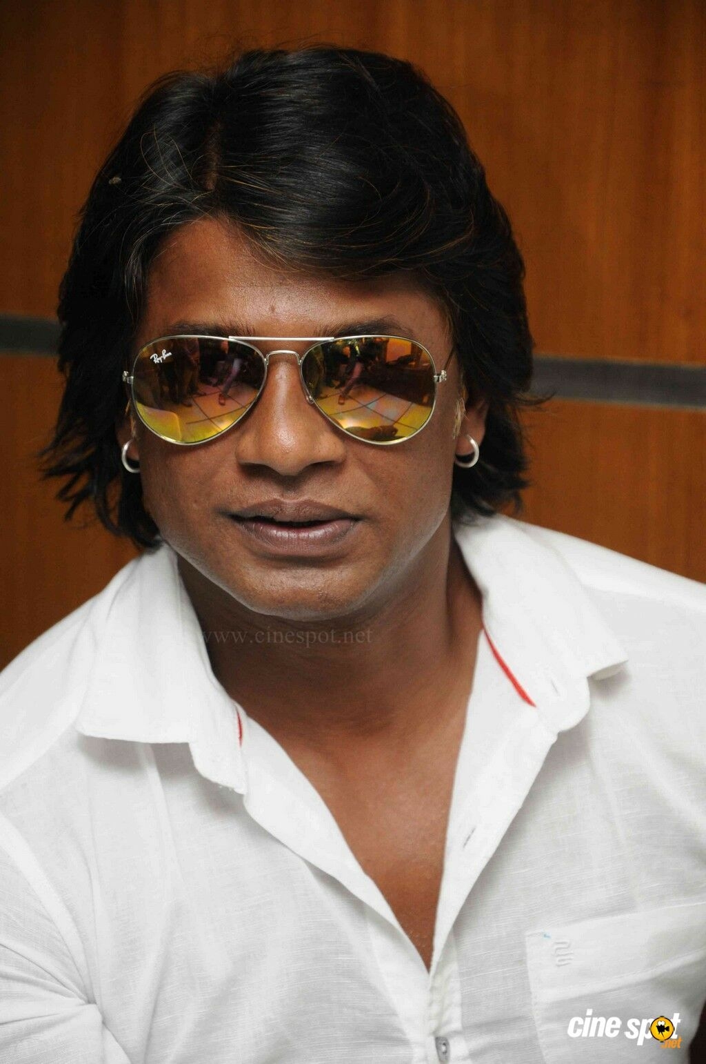 1030x1550 Duniya Vijay New Image (1), Phone